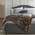 Bedsure Fuzzy Blanket Twin Size – Brown, Soft and Comfy Sherpa, Plush and Furry Faux Fur, Reversible Twin Blankets for Couch, Sofa and Bed, 60×80 Inches