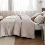 Bedsure King Comforter Set – Warm Taupe King Size Comforter, Soft Bedding for All Seasons, Cationic Dyed Bedding Set, 3 Pieces, 1 Comforter (104″x90″) and 2 Pillow Shams (20″x36″+2″)