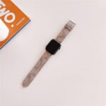 Avazera Leather Band 44mm 42mm 40mm 38mm Compatible with Apple Watch Men Women,Design for Replacement Band Compatible with Watch Series 6/5/4/3/2/1, iWatch SE(Brown, 42/44MM)