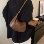 Shoulder Bags for Women Small Hobo Bags Crescent Shaped Cute Retro Tote Handbag Mini Clutch Purse with Zipper Closure (Brown)