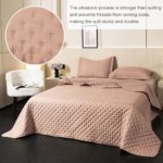 DOWNCOOL Light Brown Queen Quilt Bedding Set, 3 Pieces Soft Lightweight Bedspread Coverlet, Ultrasonic Microfiber Quilt Set, All Season Queen Size Quilt(90″x96″) & 2 Pillow Shams(20″x26″+2″)